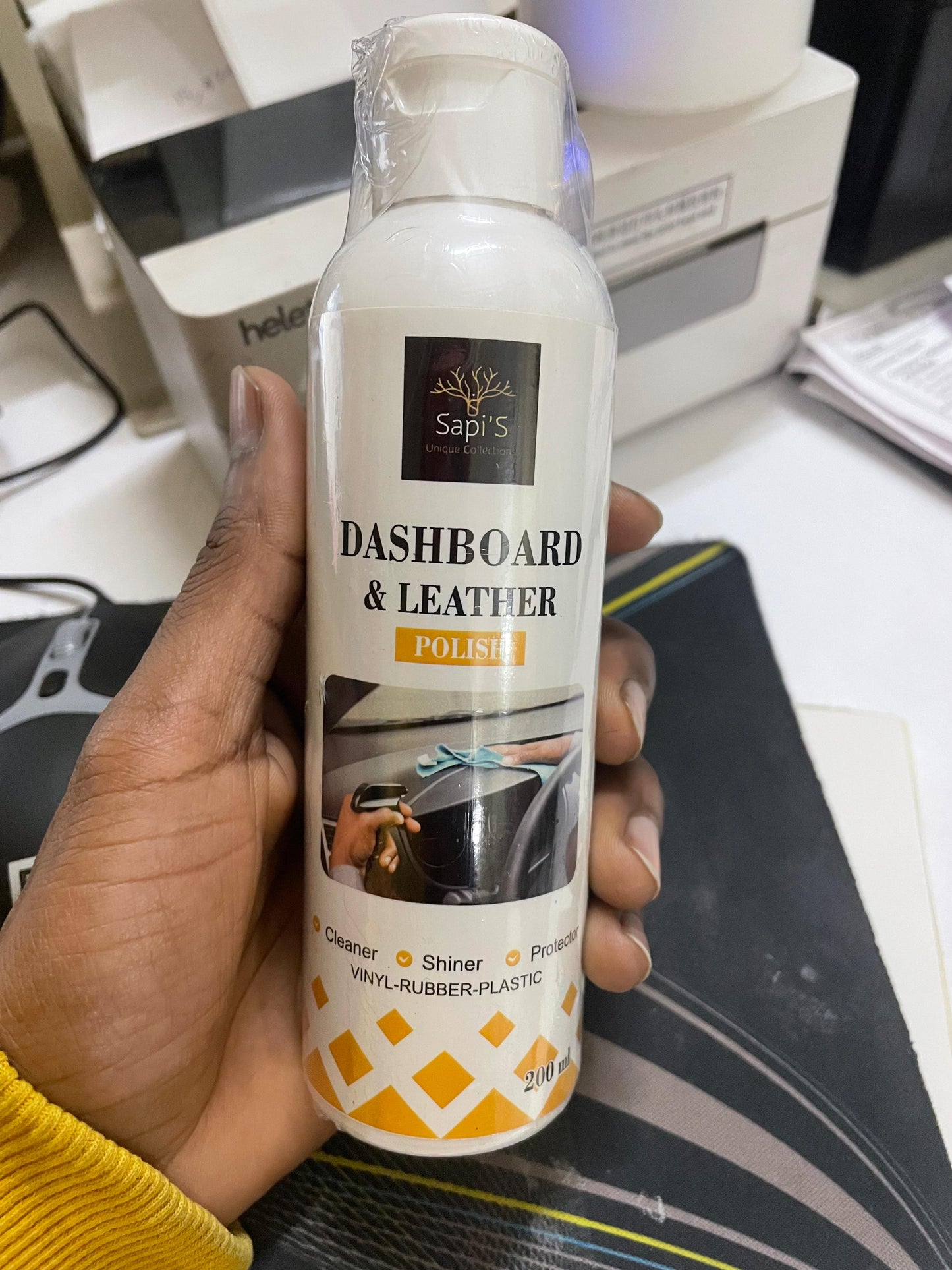 AutoPure Dashboard Polish – Long-Lasting Shine & Interior Protection (200 ml)