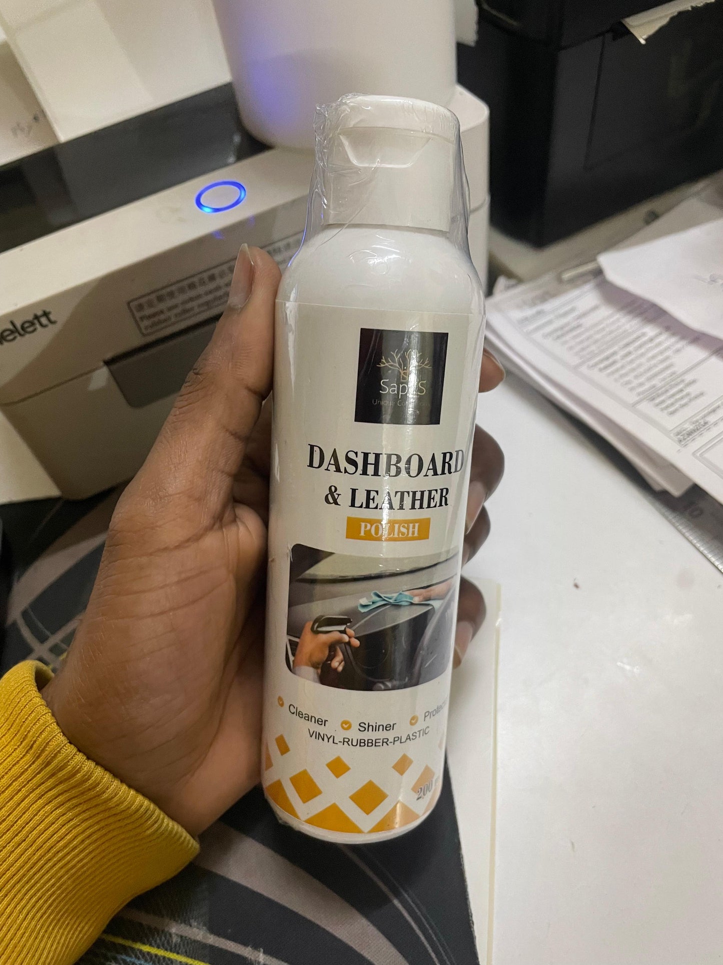 AutoPure Dashboard Polish – Long-Lasting Shine & Interior Protection (200 ml)